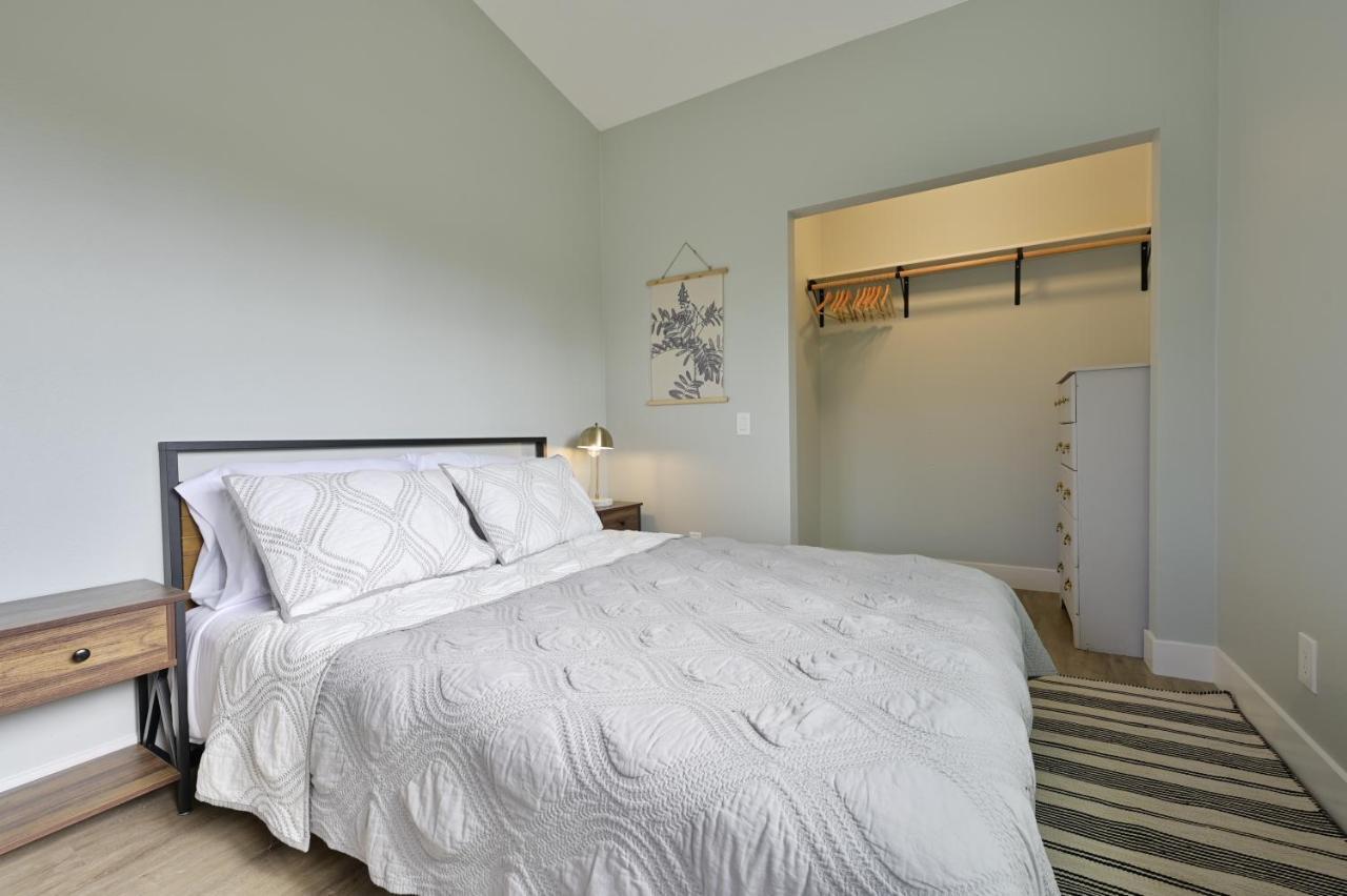 Modern Upstairs Loft - Newly Renovated! Villa ซาเลม ภายนอก รูปภาพ